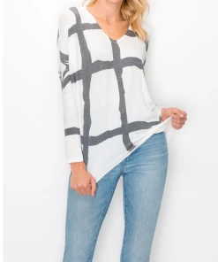 ENTI CLOTHING Abstract Top White Knit Tops