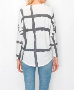 ENTI CLOTHING Abstract Top White Knit Tops