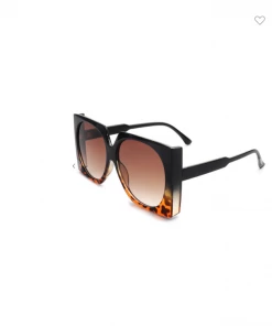 CRAMILO EYEWEAR In The Mood Square Sunglasses