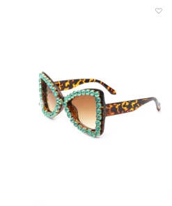 CRAMILO EYEWEAR I Am Fashion Cat Eye Rhinestone Sunglasses