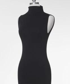 Dynamic Fashion Staple Worthy Top - Black Short Sleeve Top