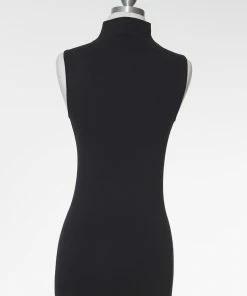 Dynamic Fashion Staple Worthy Top - Black Short Sleeve Top